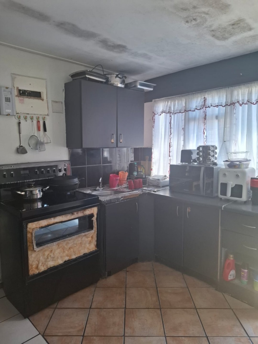 To Let 2 Bedroom Property for Rent in Portlands Western Cape